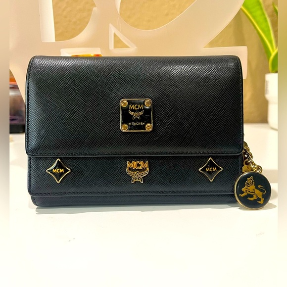 MCM BLACK LEATHER TRIFOLD WALLET - Picture 1 of 16